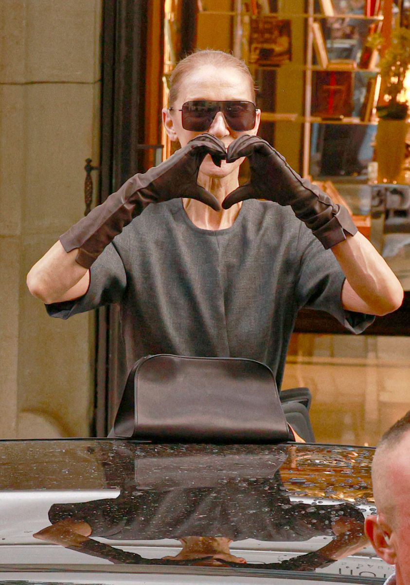 Céline showed her fans some love, forming a heart with her gloved hands before leaving for rehearsals.