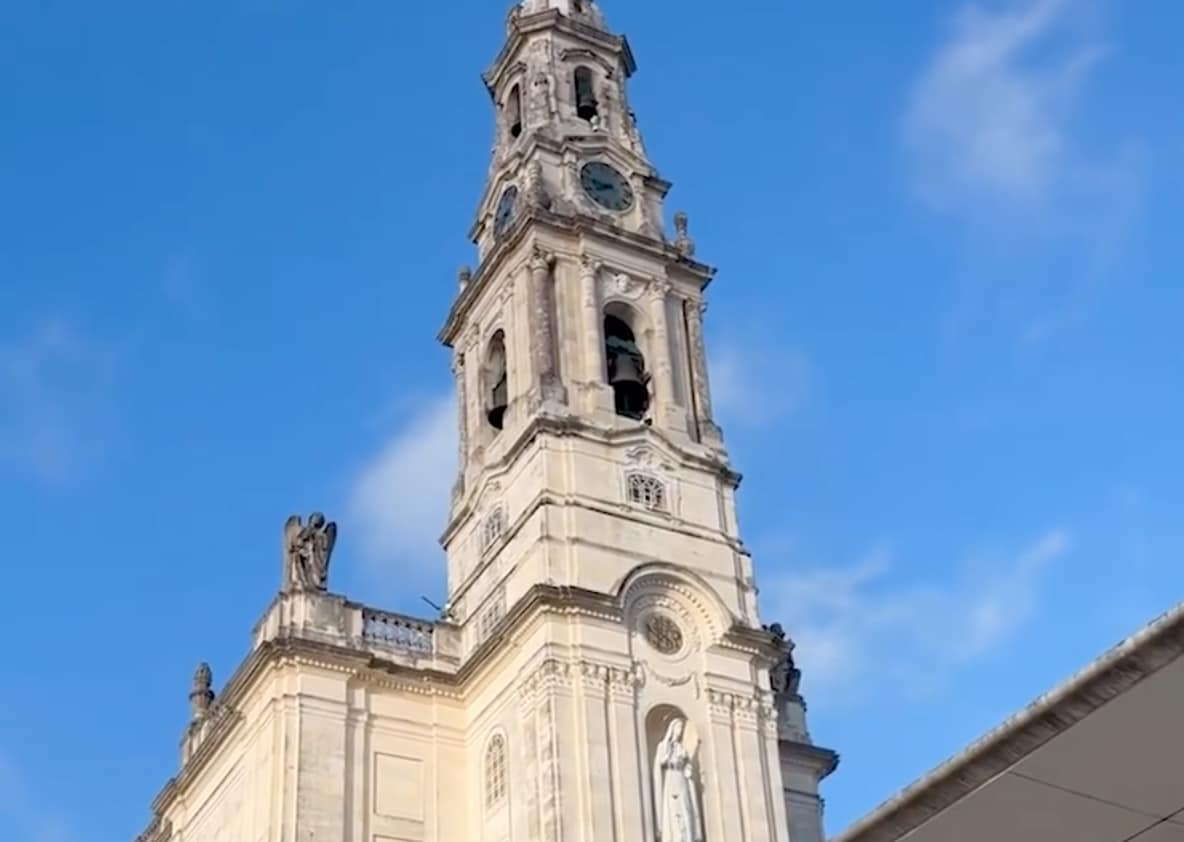 At Fátima, she merged mother and pilgrim.