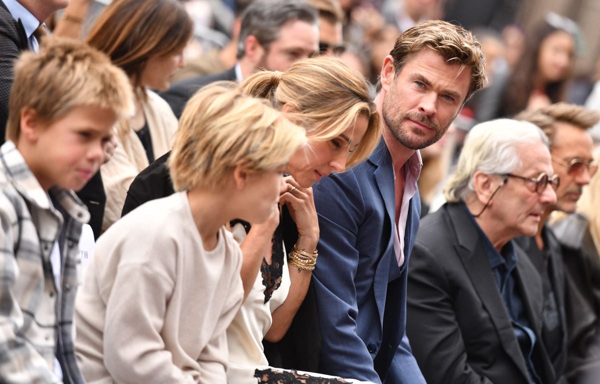 Australian actor Chris Hemsworth with his wife Spanish actress Elsa Pataky and their kids India Rose, Sasha and Tristan