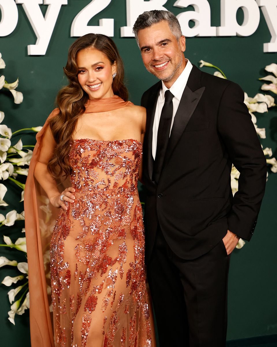 US actress Jessica Alba (L) and husband US producer Cash Warren attend the Baby2Baby gala at Pacific Design Center in West Hollywood, California, November 9, 2024. (Photo by Michael Tran / AFP) (Photo by MICHAEL TRAN/AFP via Getty Images)