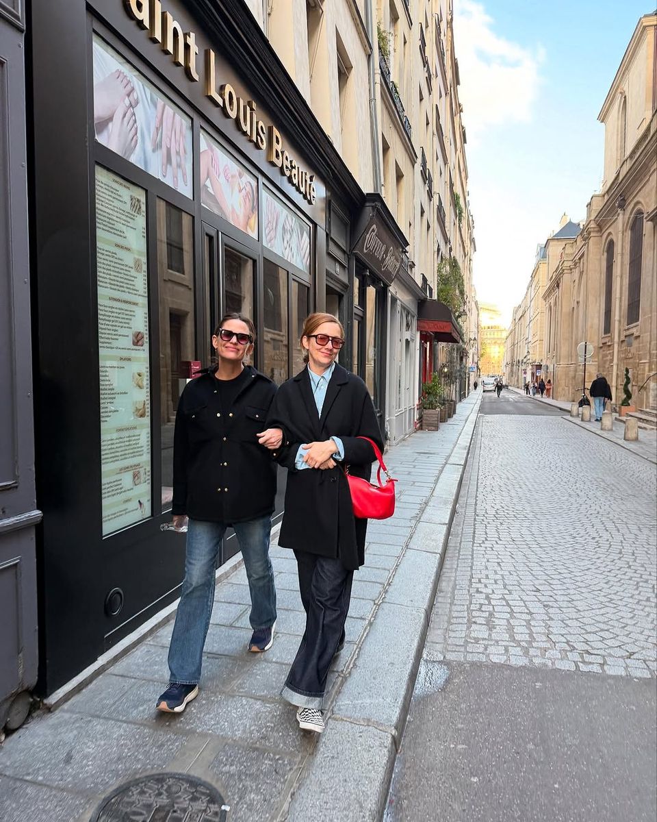 Jennifer Garner and Judy Greer in Paris