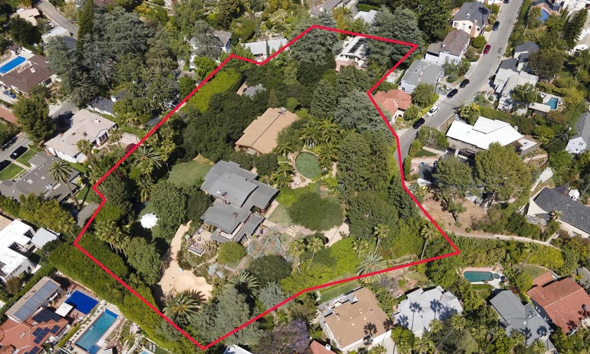 EXC Brad Pitt pone a la venta su complejo residencial en Los Feliz