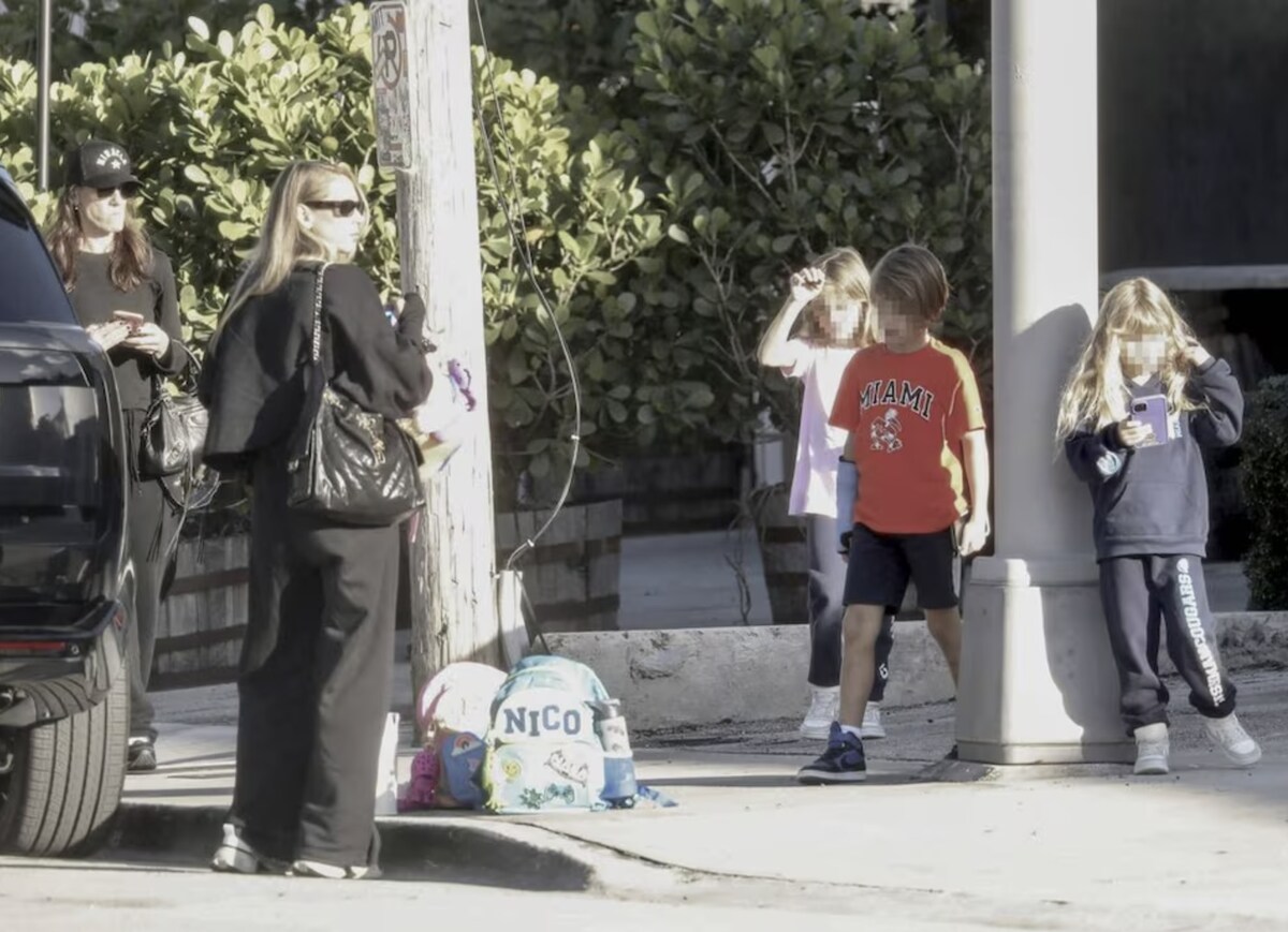 Kournikova was accompanied by three of her kids