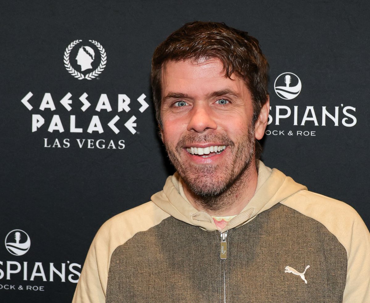 Perez Hilton's mom files for emergency custody of his kids amid health crisis