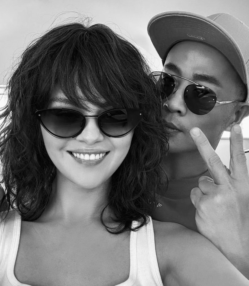 Selena Gomez shows off her new look in new selfie with Hung Vanngo