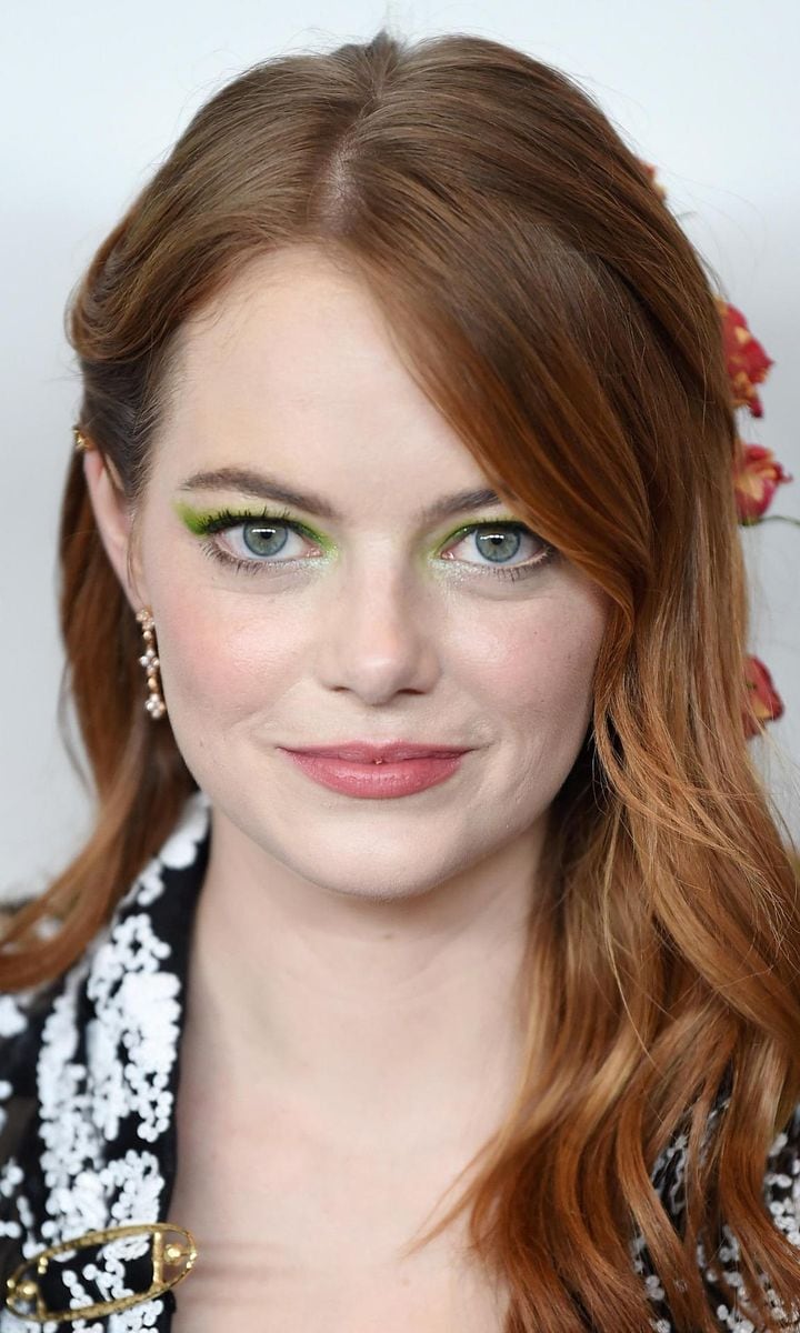 Emma Stone con cabello pelirrojo 