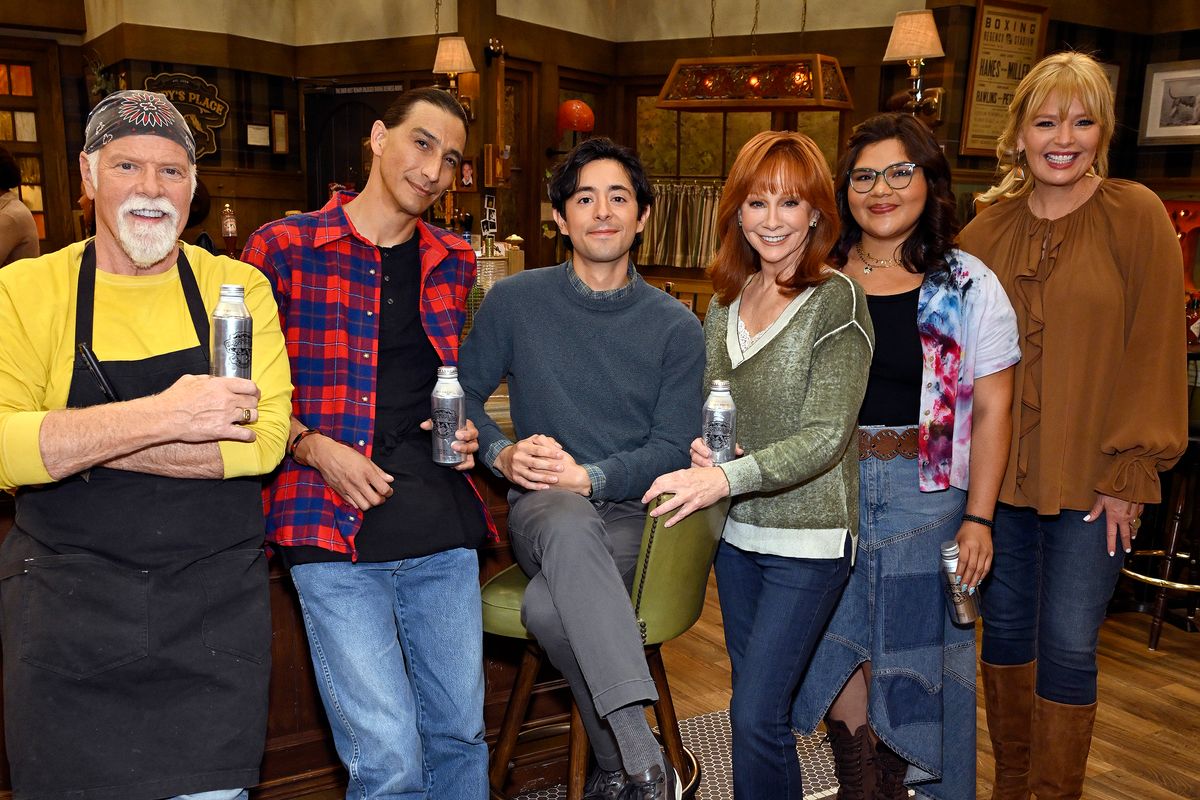 Rex Linn, Tokala Black Elk, Pablo Castelblanco, Reba McEntire, Belissa Escobedo, Melissa Peterman