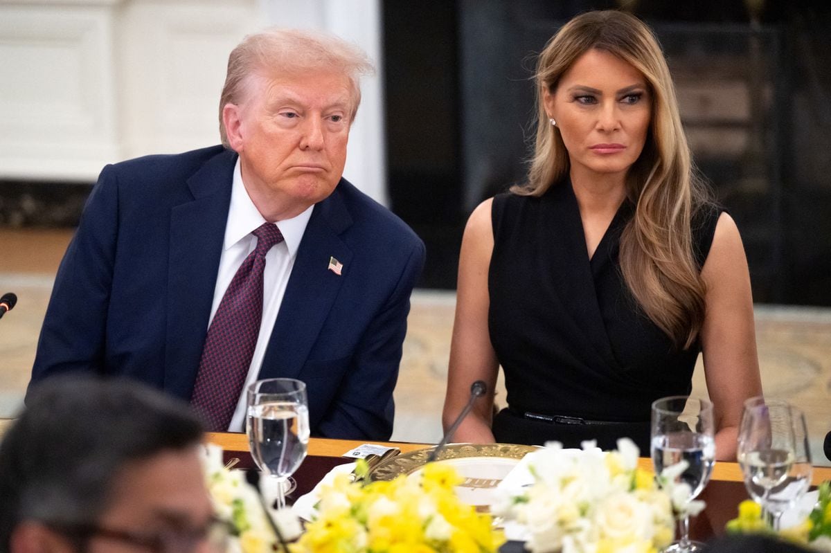For the occasion, Melania chose an understated black sleeveless dress by Armani    