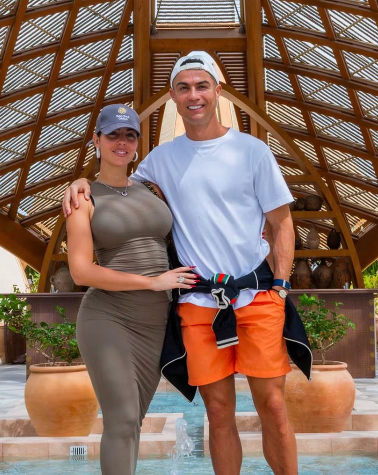 Cristiano Ronaldo and Georgina Rodríguez buy two luxury villas on a private Red Sea island for Christmas