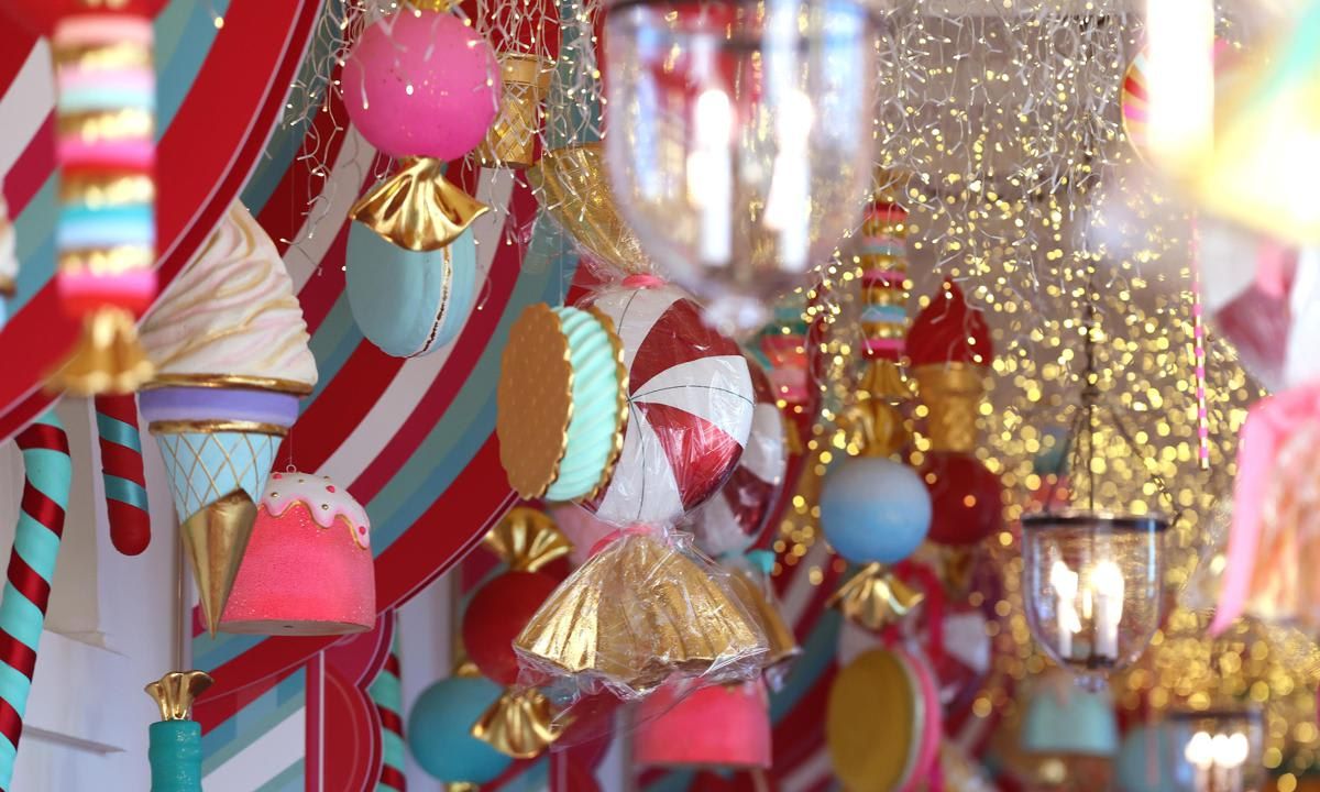White House Previews This Season's Holiday Decorations