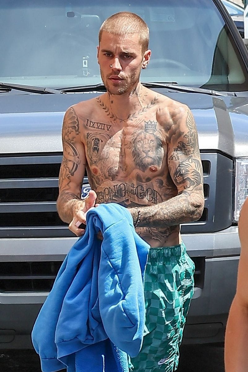 
Justin Bieber turns heads as he went shirtless during an outing in Beverly Hills, keeping it casual while visiting a medical building. 