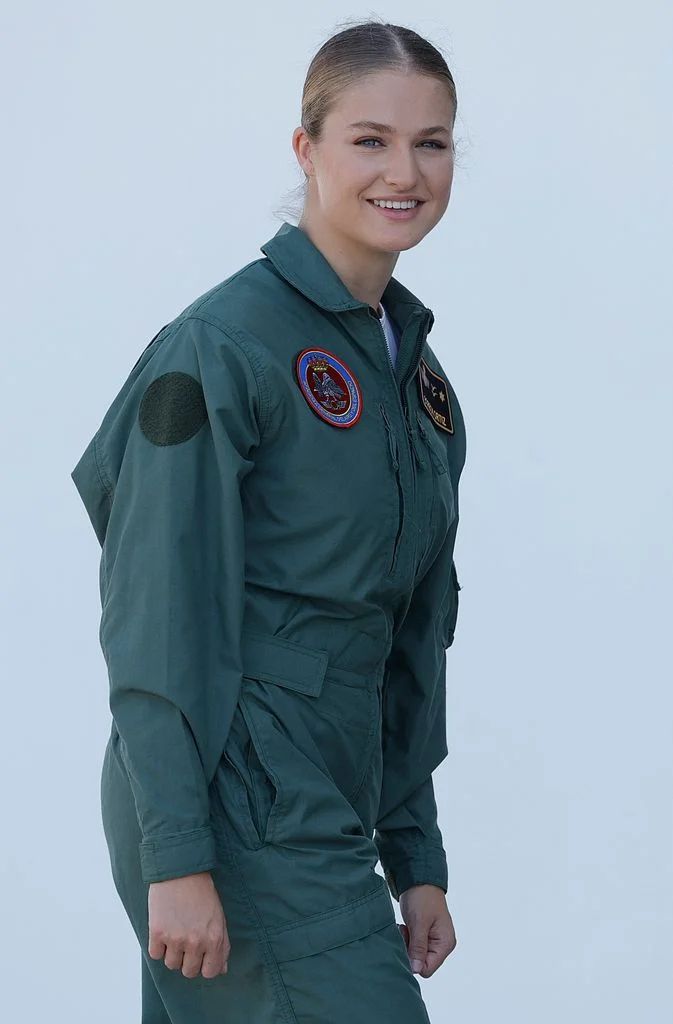 Princess Leonor begins elite paratrooper training in Spain