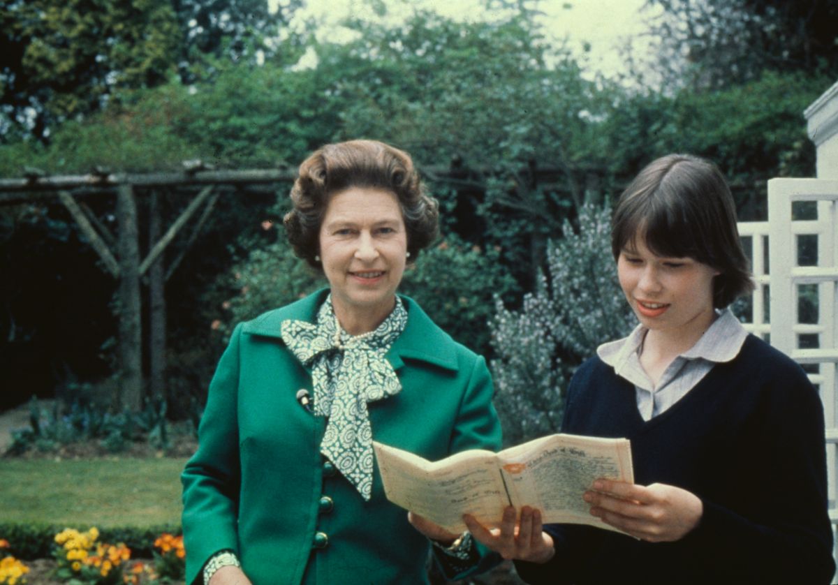 Queen Elizabeth II and her niece Lady Sarah Chatto shared a warm family bond throughout the late monarch’s life.