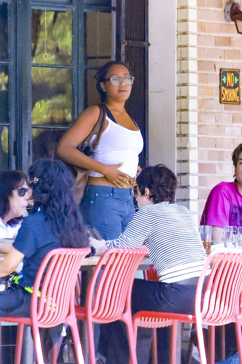 Sasha Obama’s signature style is rooted in an easygoing, West Coast sensibility that prioritizes comfort without sacrificing individuality.