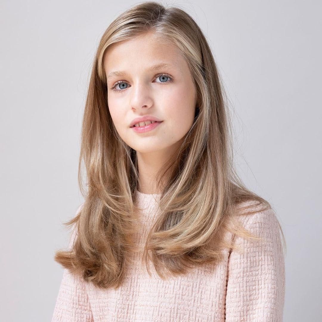 Spanish Royal family new official pictures Princess Leonor