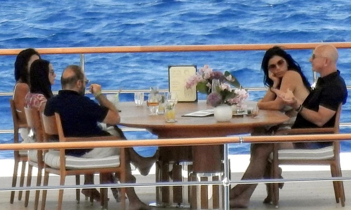 EXC Demi Moore, Jeff Bezos, Lauren Sanchez