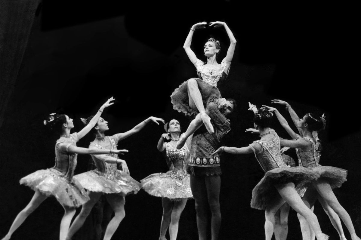 The Royal Ballet performed at the Covent Garden gala celebrating Britain’s entry into the European Economic Community.