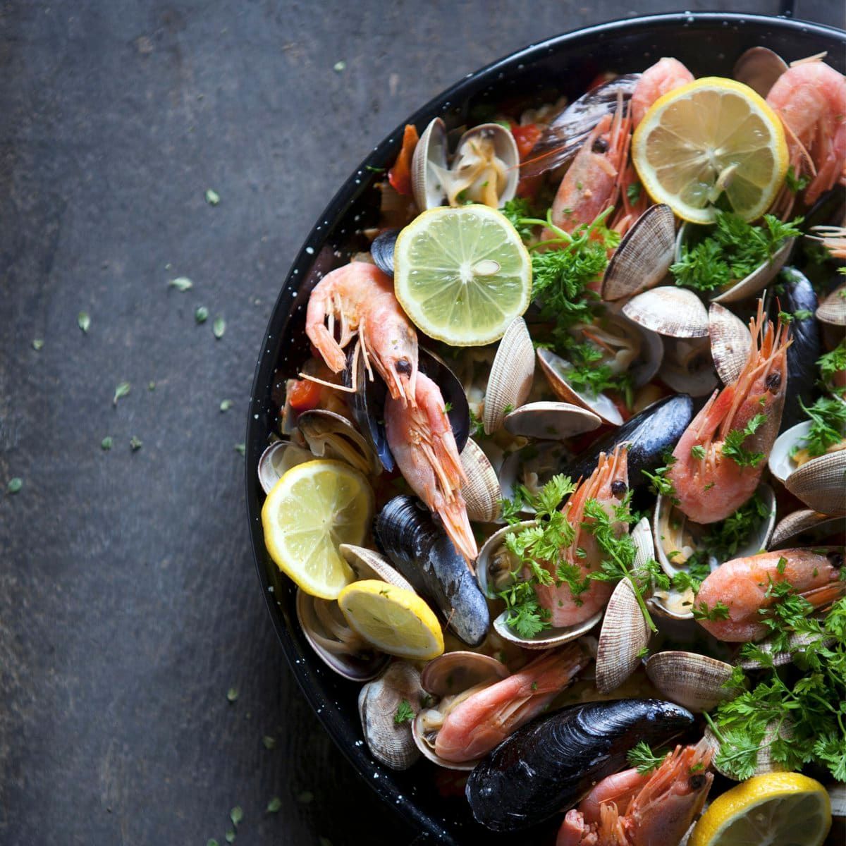 Paella with mussels and prawns