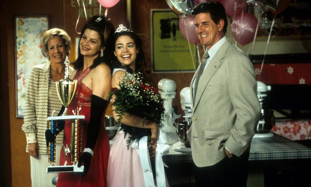 Kirstie Alley And Denise Richards In 'Drop Dead Gorgeous'