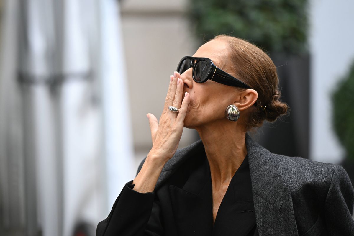 The singer blew a kiss to fans gathered outside her Paris hotel as she headed out ahead of her latest performance.
