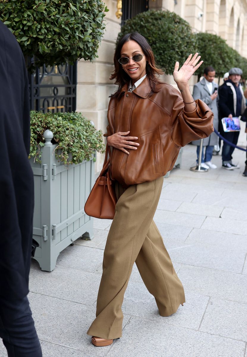 Saldana wore a cool outfit that relied on a brown color palette