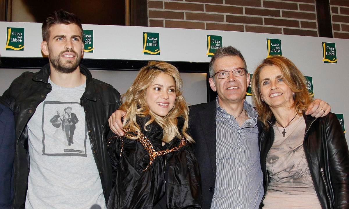 Shakira and Pique Attend Pique's Father Book Presentation