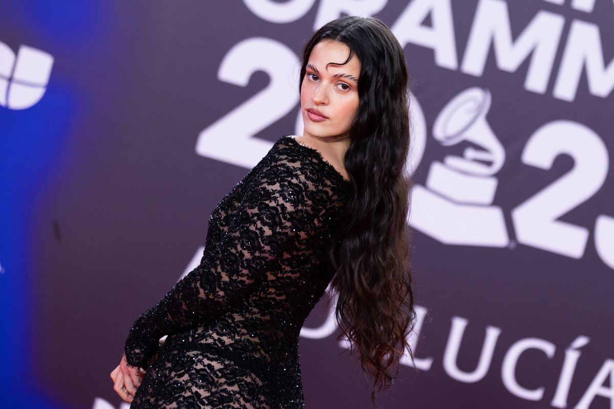 Rosalía described each song as “a puzzle, like a labyrinth,” assembled through emotion and intuition.