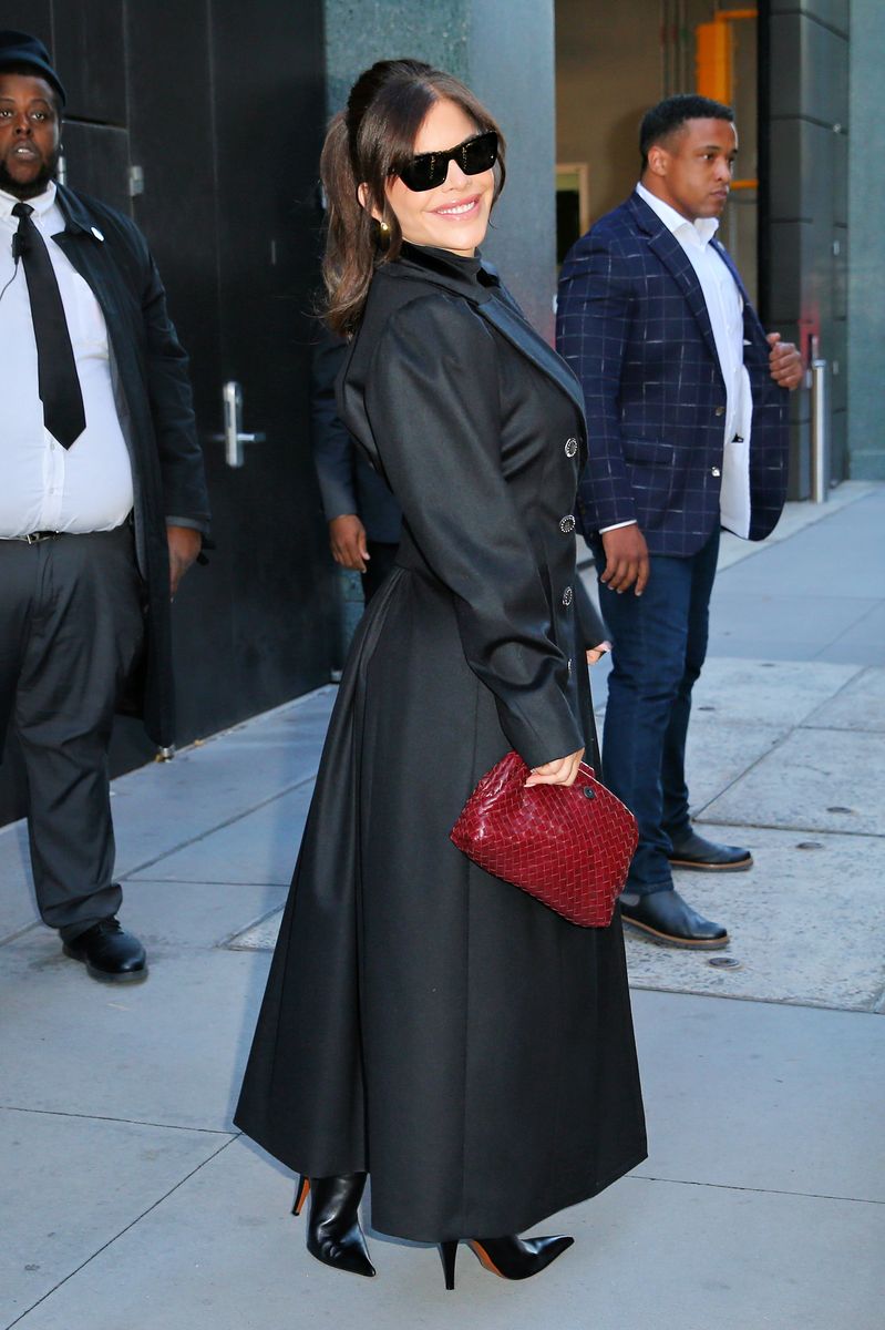 Sánchez Bezos’s entrance was proof she mastered style for every season.