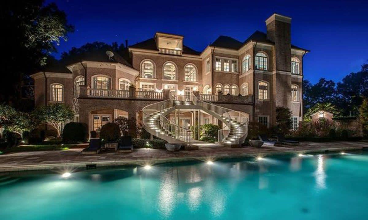 Kelly Clarkson's Tennessee Mansion finally sells