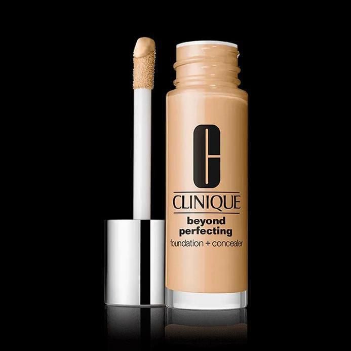 Beyond Perfecting Foundation + Concealer de Clinique