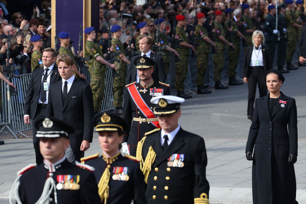 King Haakon leads the Norwegian royal family in the funeral procession for his father, King Harald V, through the streets of Oslo.
