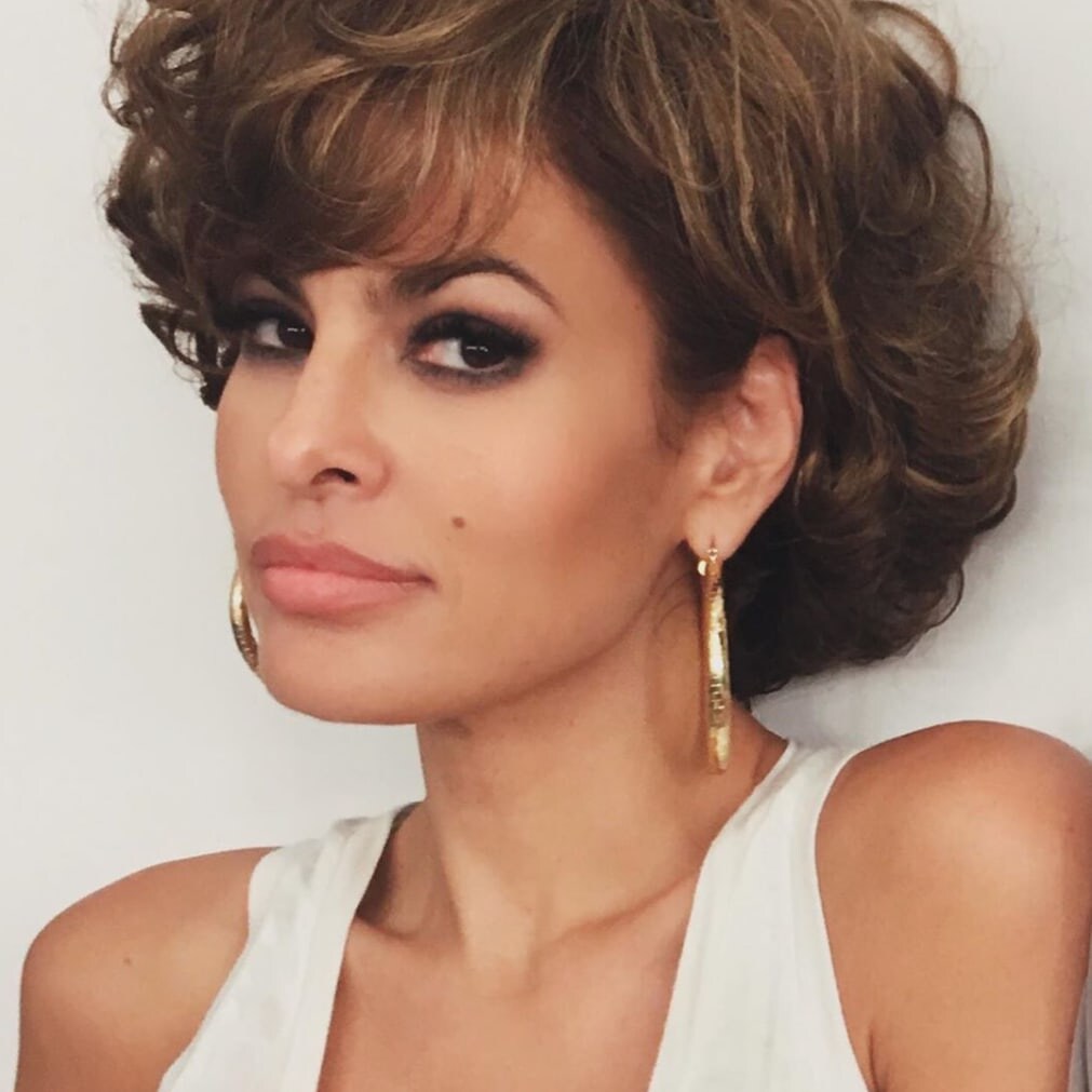 Eva Mendes revealed she might be a suspicious Cuban tia (aunt) for Halloween