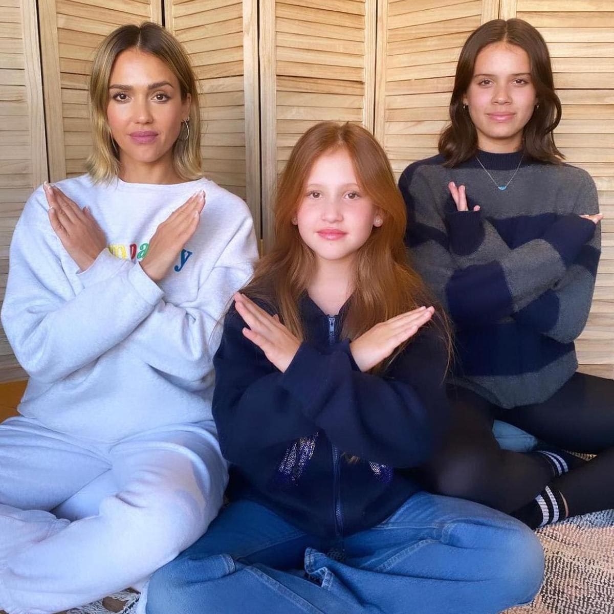 Jessica Alba and her daughters