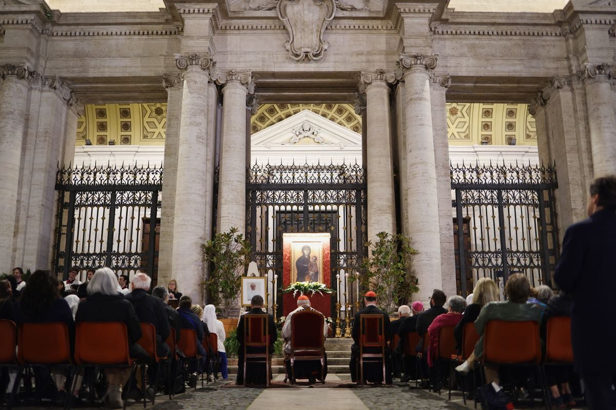 Cardinal Stanislaw Rylko celebrates the rosary to honor the passing of Pope Francis below the Salus Populi Romani icon at the parvis of Santa Maria Maggiore Basilica on April 21, 2025 in Vatican City, Vatican. 