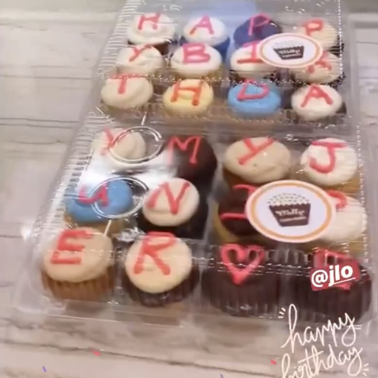 jennifer lopez cupcake