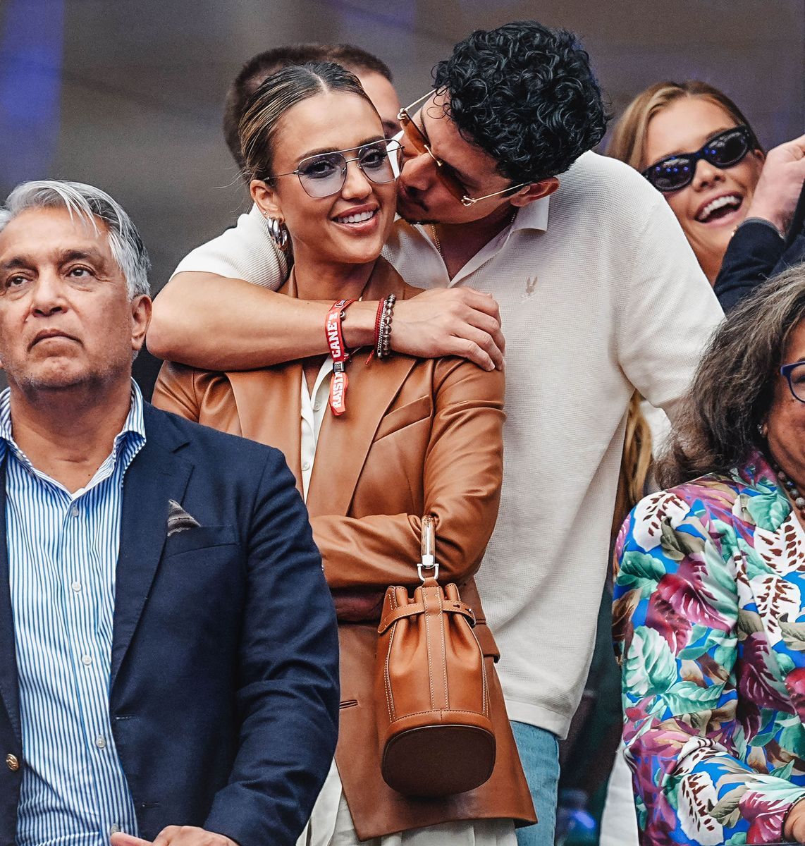 The two shared affectionate glances that didn’t go unnoticed by cameras. 