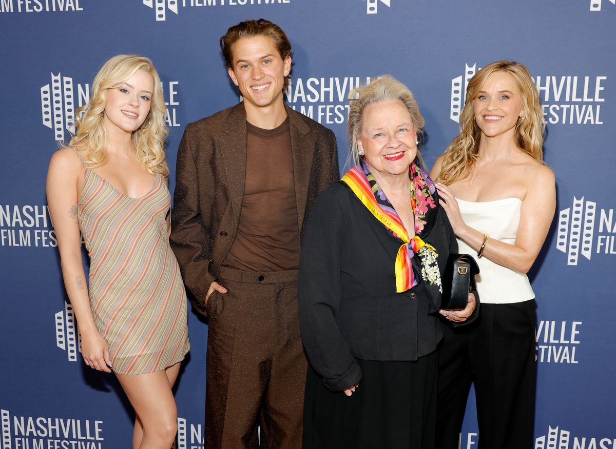 Ava Elizabeth Phillippe, Deacon Phillippe, Betty Reese and Reese Witherspoon