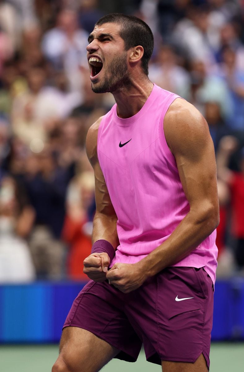 Carlos Alcaraz was overcome with emotion after defeating Jannik Sinner in the men’s singles final at the 2025 US Open.
