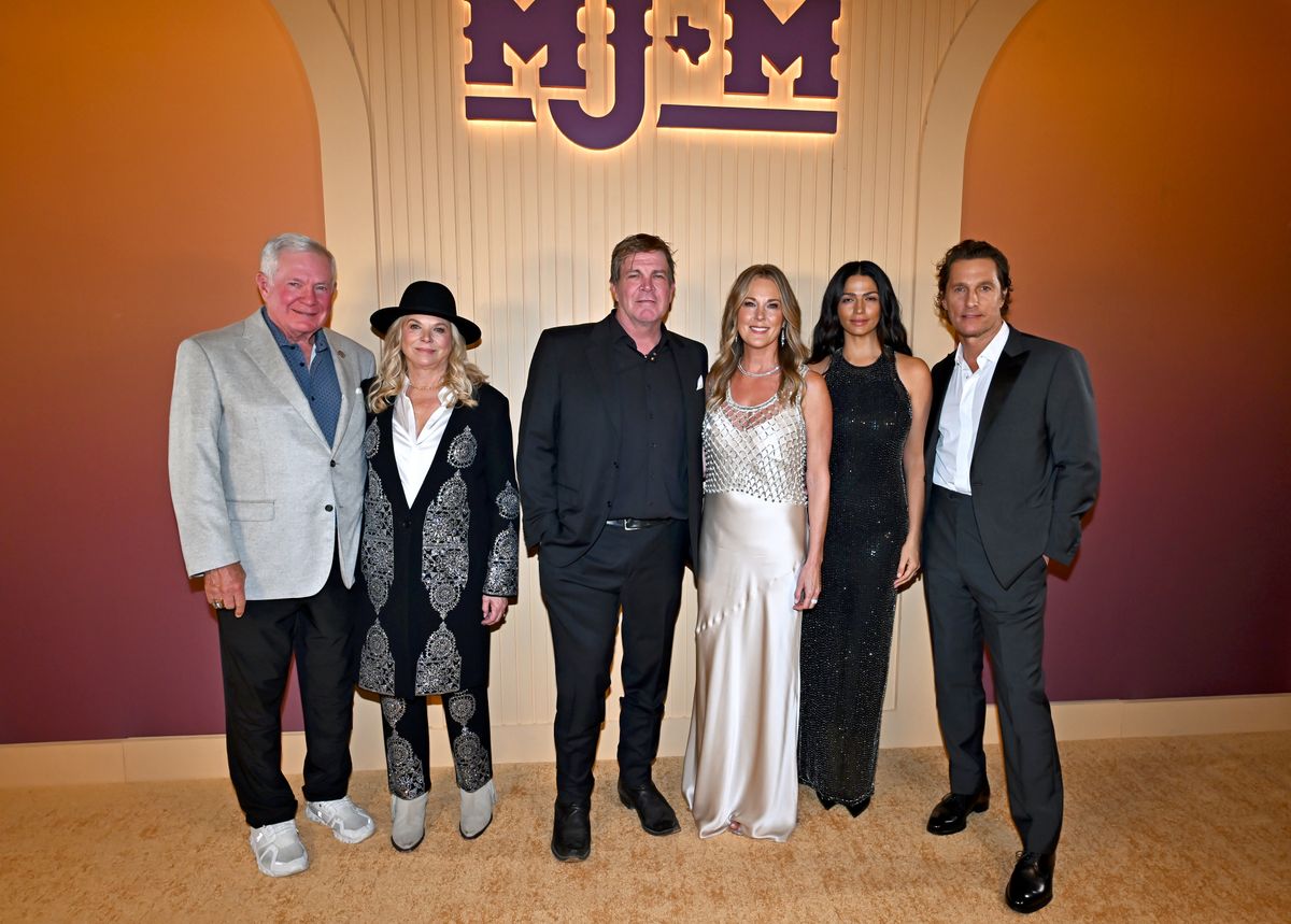 Mack Brown, Sally Brown, Jack Ingram, Jessica Bush, Camila Alves McConaughey and Matthew McConaughey