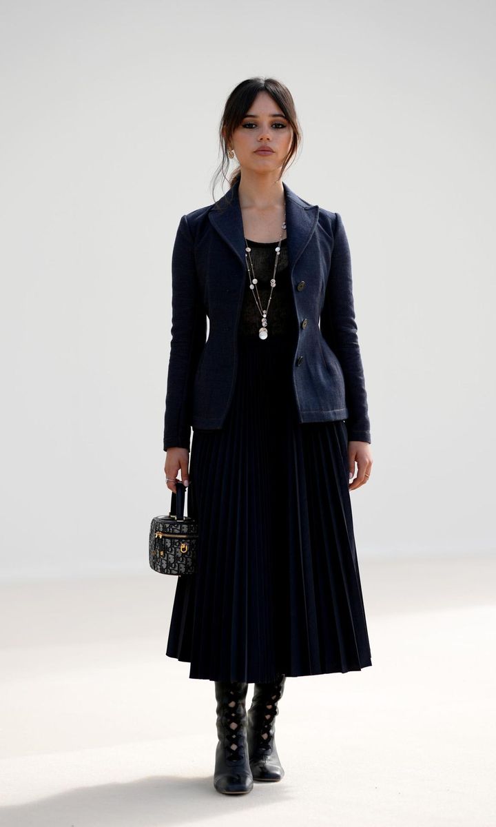Street Style - Paris Fashion Week - Womenswear Spring/Summer 2024 - Day Two