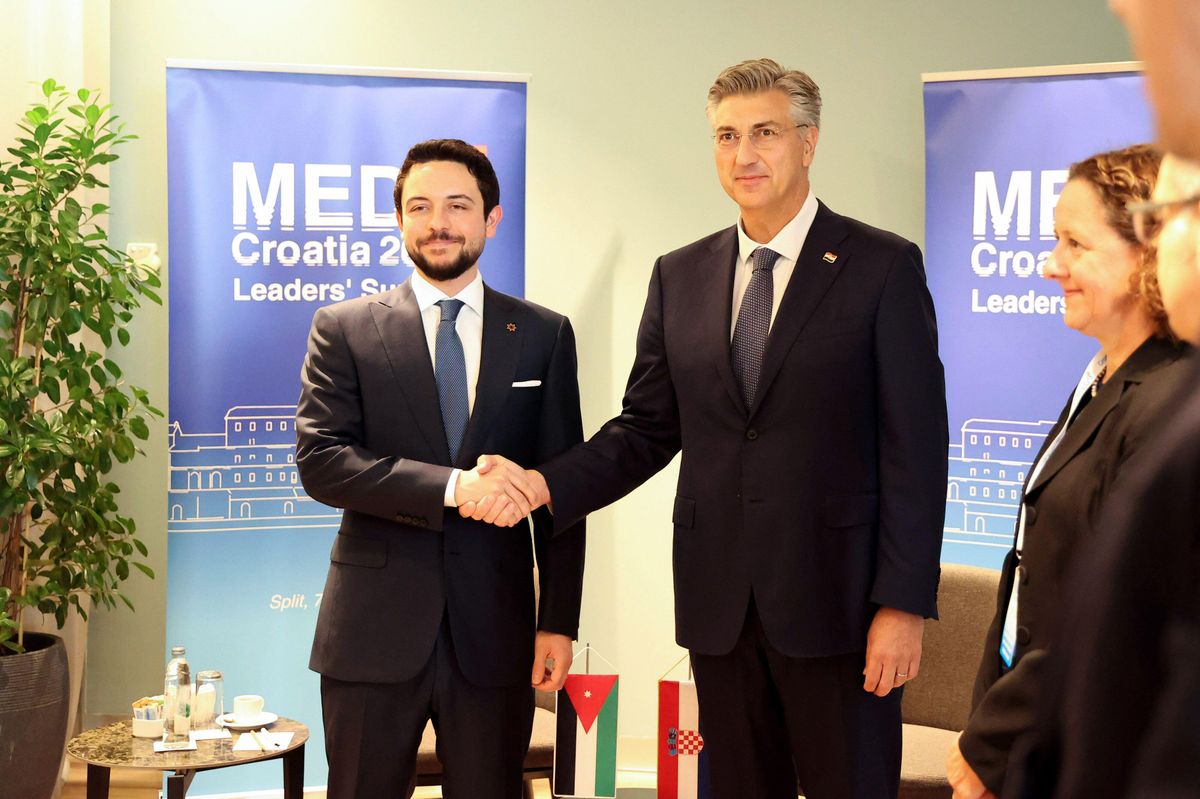 Crown Prince Hussein met with Croatian Prime Minister Andrej Plenković in Split on October 6, ahead of the MED9 summit, where Prince Albert of Monaco also participated.