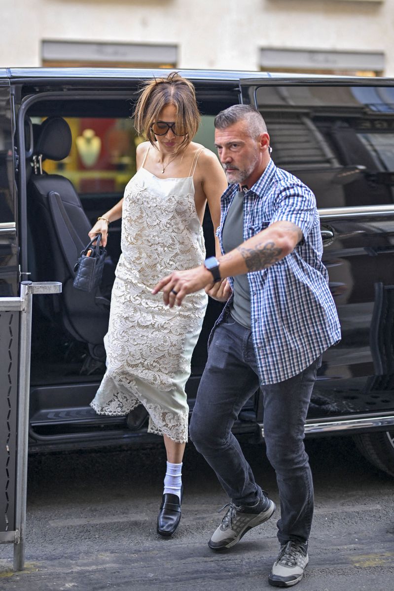Jennifer Lopez was seen shopping during Paris Fashion Week