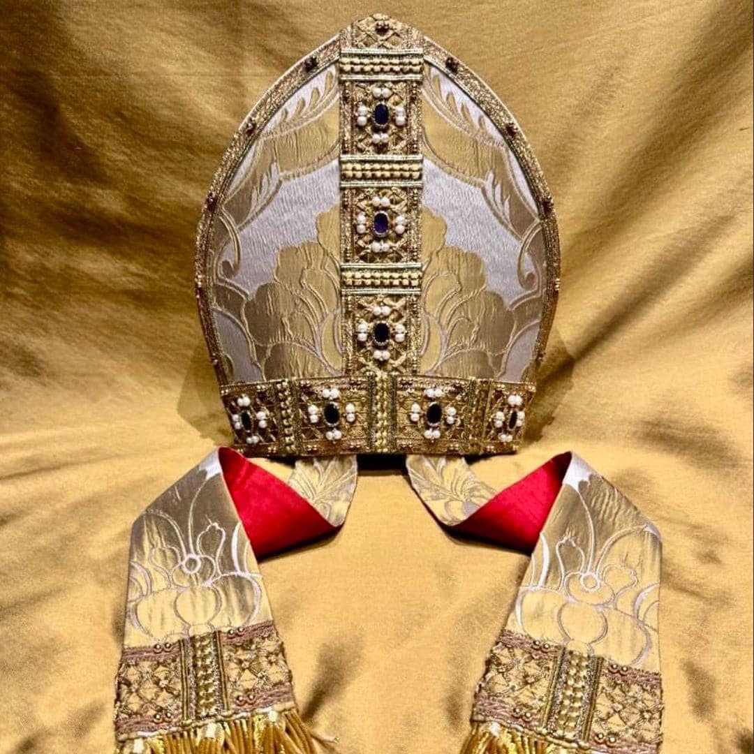 The hierarchy in the Catholic Church is distinguished through attire