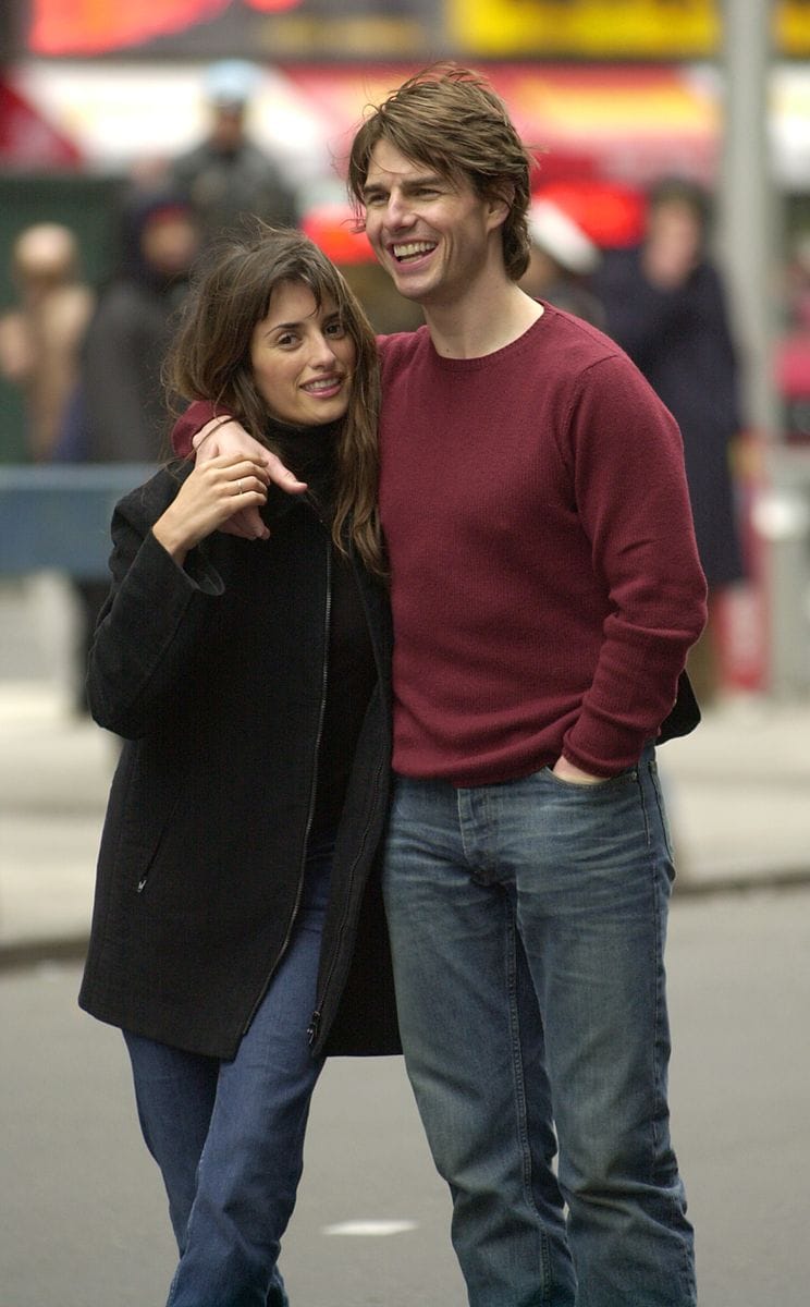 Tom Cruise and Penelope Cruz on the set of "Vanilla Sky" in Times Square, with Cameron Crowe directing at Times Square in New York City, New York, United States. (Photo by RJ Capak/WireImage)