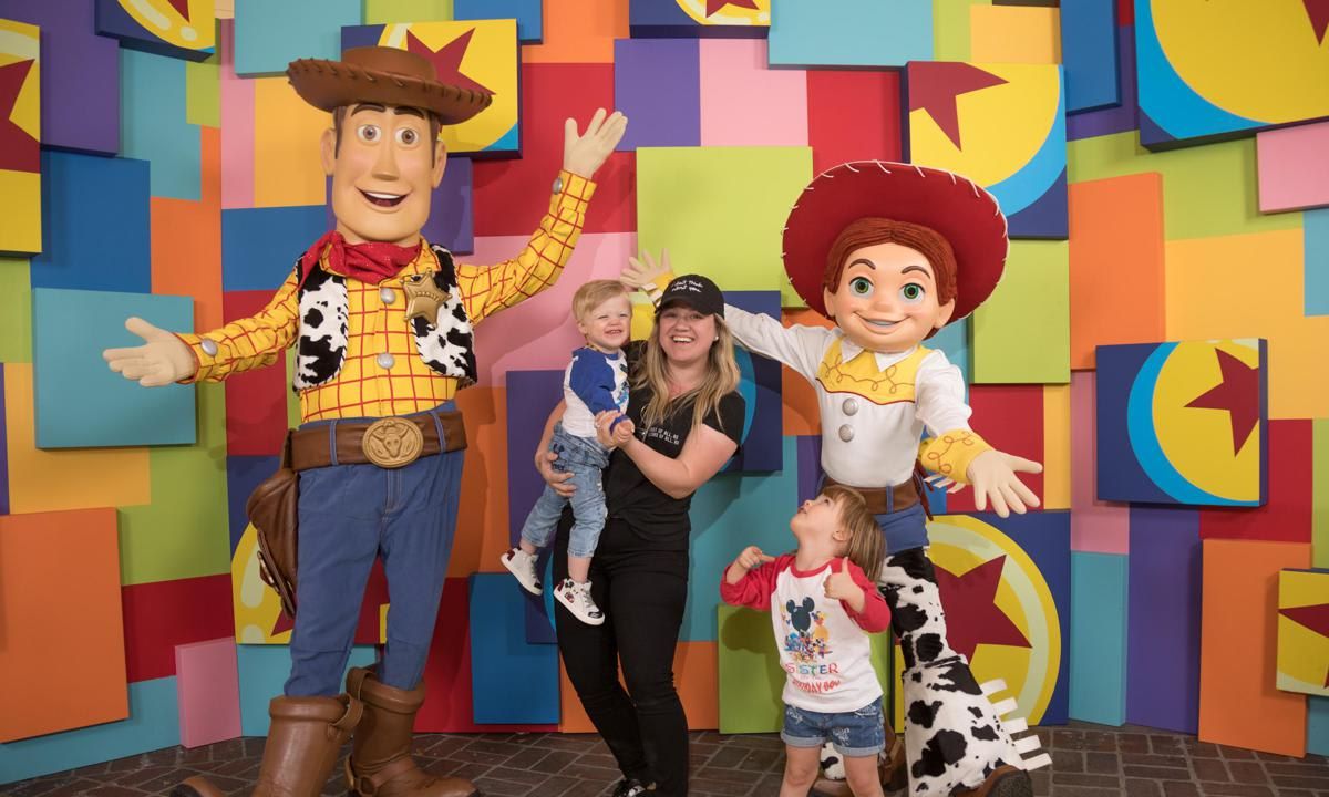 Kelly Clarkson & Kids Meet Pixar Pals At First Ever "Pixar Fest" At Disneyland
