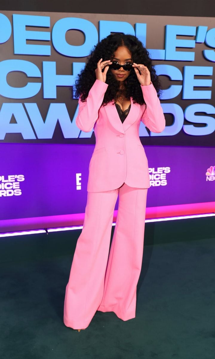 2021 E! People's Choice Awards - Red Carpet