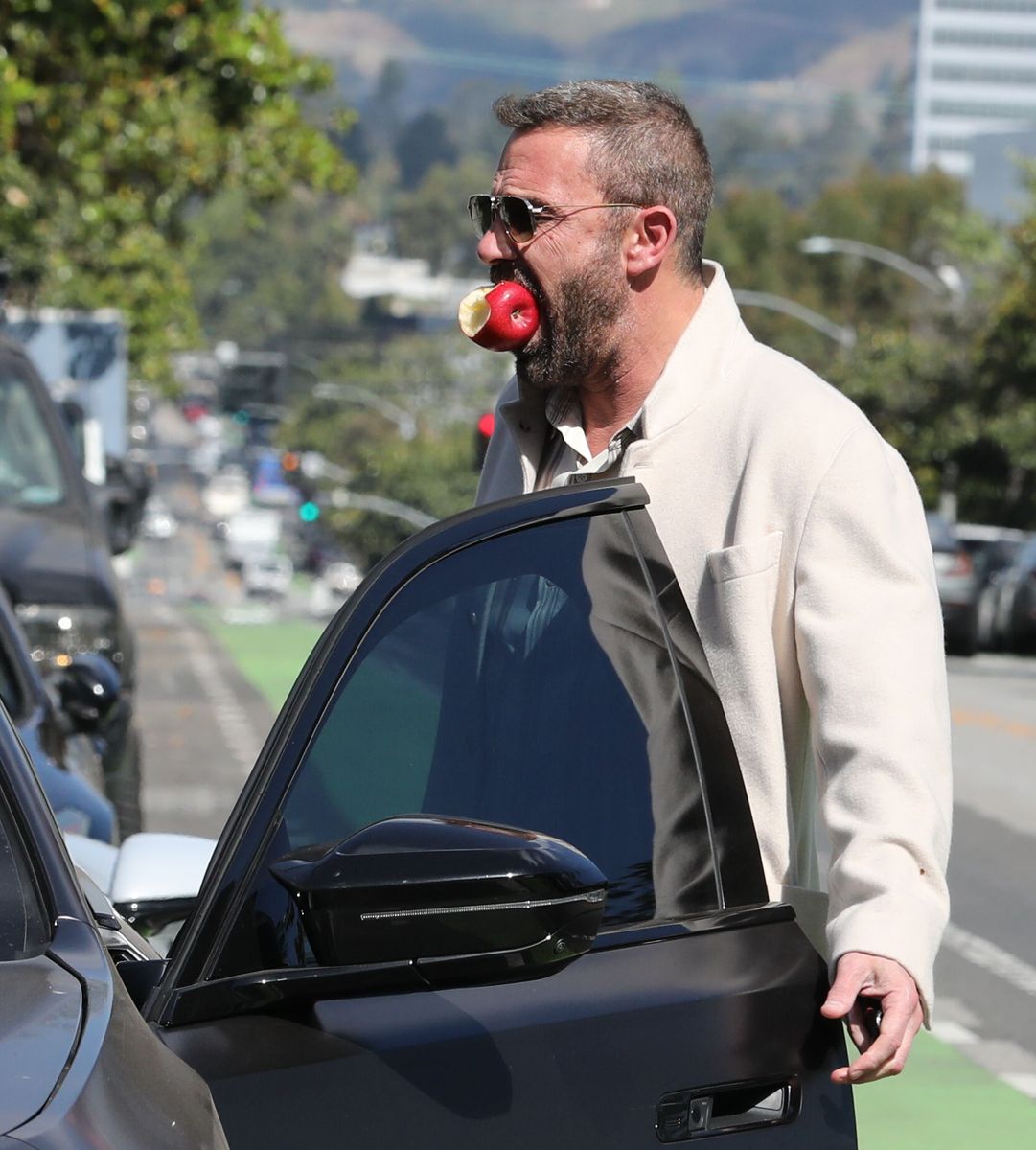 

No more oral fixation. Swaps cigarettes for apple.