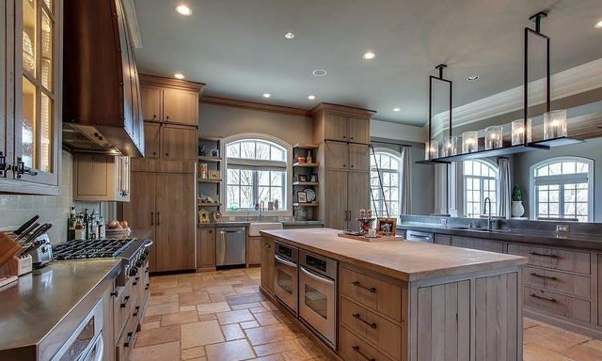 Kelly Clarkson's Tennessee Mansion finally sells