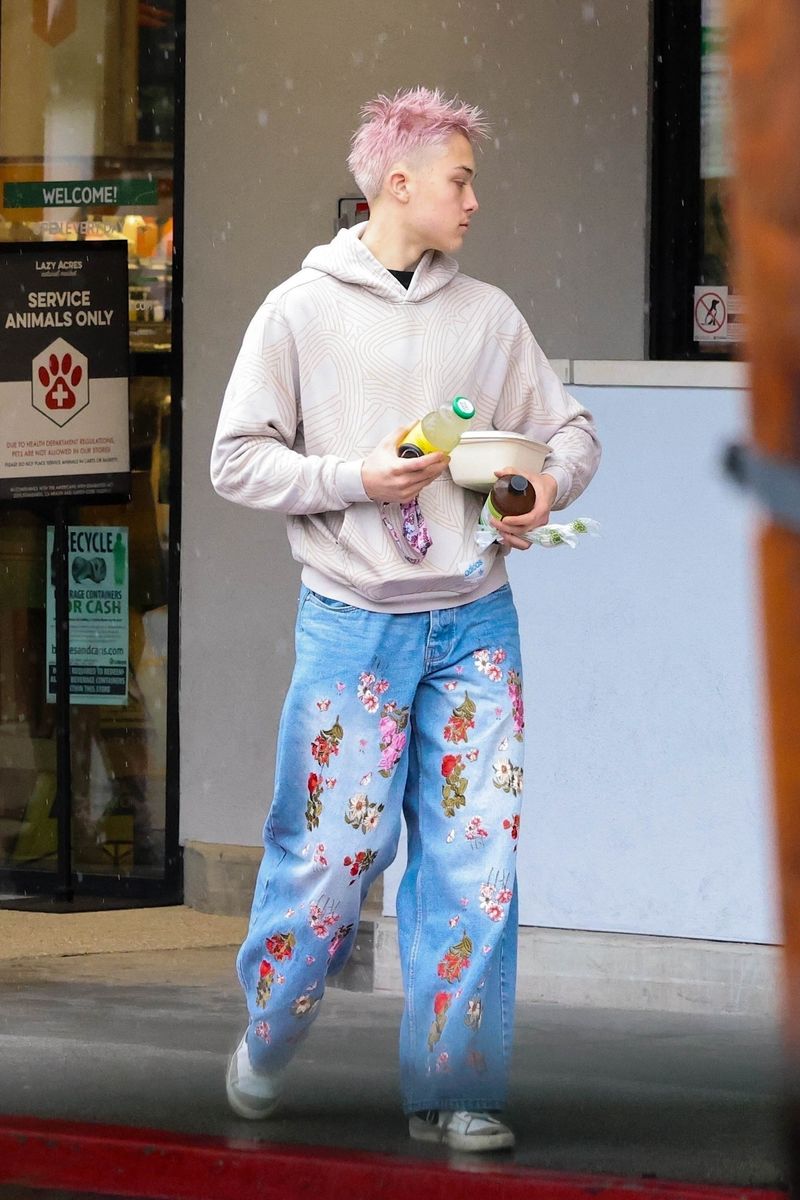 Knox appears similarly uninterested in performing for the camera. 