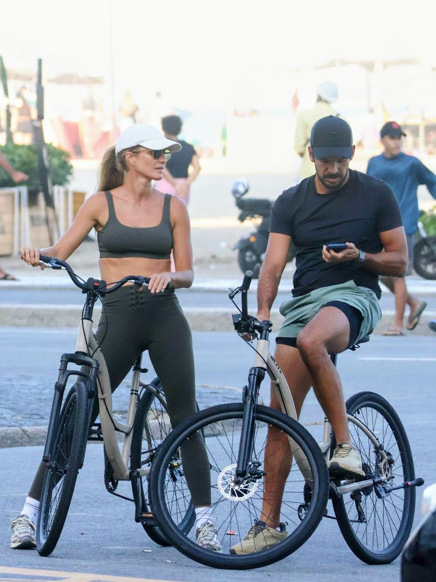 Bündchen and Valente are enjoying their summer in Brazil